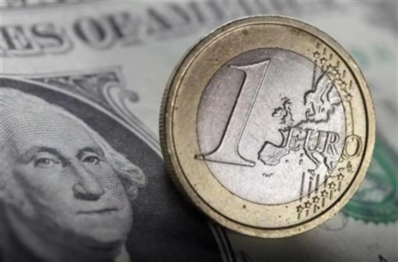 Dollaro in rialzo: ecco quanto vale sull’euro proprio oggi e cosa conviene fare