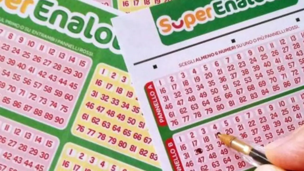 Attenzione: giocare tanti numeri al SuperEnalotto non aumenta le tue probabilità come pensi