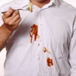 Come si fa a togliere le macchie di pomodoro fresco o sugo? Il segreto per non lasciare l’alone